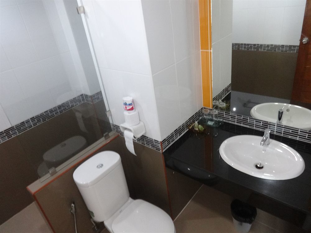 Al Ameen Hotel Krabi Bagian luar foto